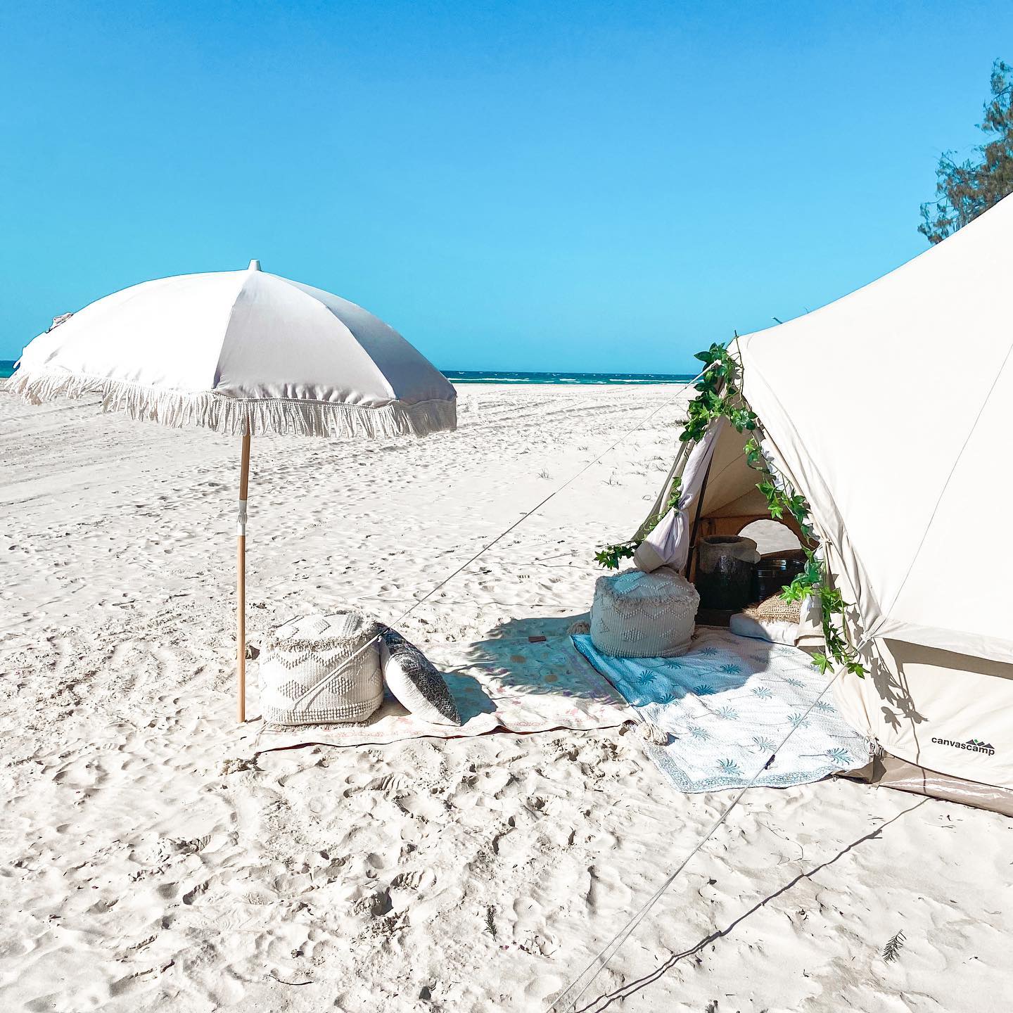 Helicopter Beach Picnic on Stradbroke Island